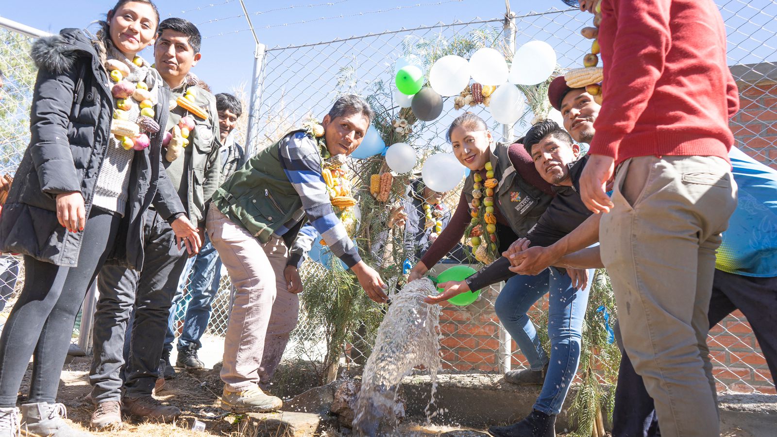 Desarrollo Rural entrega sistemas de agua para mejorar la producción de ...