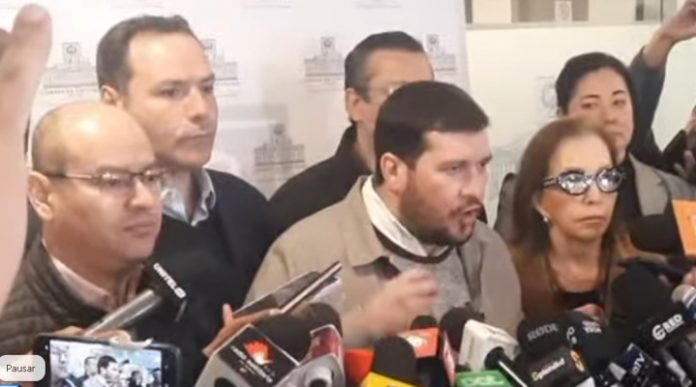 b_52337_civicos-crucenos-presentan-proyecto-de-ley-para-agilizar-venta-de-combustible-1