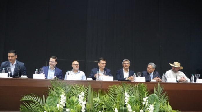 b_52914_en-la-cita-con-empresarios-convocada-por-paz-habra-representantes-internacionales-informa-diputada-electa-1