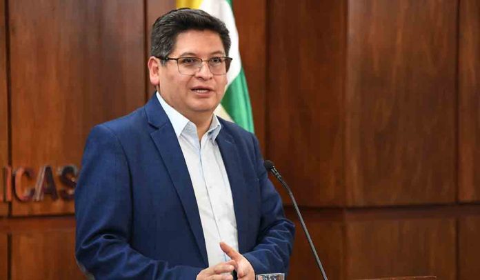 ministro-de-economia-hemos-dejado-presupuesto-para-la-importacion-de-combustibles-hasta-fin-de-ano-29-10-2025