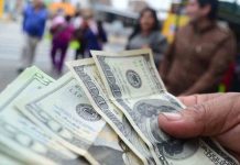 El dólar paralelo continúa a la baja y se cotiza por debajo de Bs 12