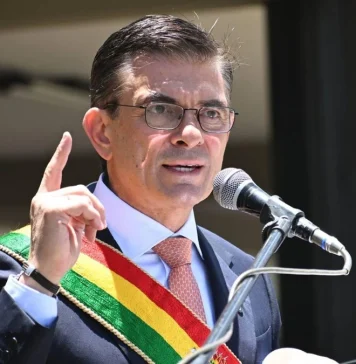 Milei lidera imagen presidencial en Suramérica, le sigue el mandatario boliviano Rodrigo Paz