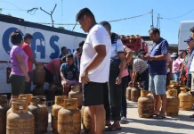 Seis regiones registran filas y protestas por GLP; señalan cinco factores por escasez