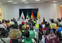 Transportistas y gobierno acuerdan acta de seis puntos por gasolina «desestabilizada», pero sigue la emergencia