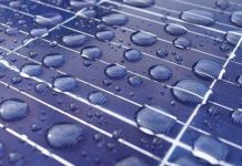 Un panel híbrido que produce electricidad con sol y lluvia