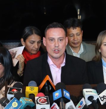 Mala gasolina: Libre pide las renuncias del ministro de Hidrocarburos y el presidente de YPFB