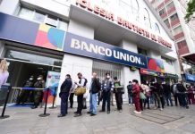 Bancos suspenden servicios en el centro de La Paz y El Alto