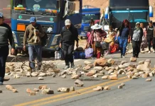 Perú evalúa evacuar a 405 ciudadanos varados en Bolivia por bloqueos