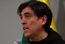 Ministro Zamora alerta de un “proceso de desestabilización” y que “se mueve mucha plata”