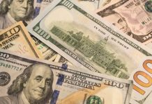 Analistas económicos señalan que el descenso del dólar se debe a acciones del BCB y al anuncio del acuerdo con el FMI