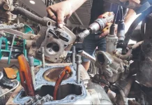 Gasolina basura: persisten los daños por carbonilla y la escasez de carburante