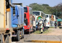 YPFB se compromete a regularizar el suministro de combustibles, informa el Gobierno