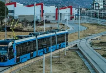 20 empresas constructoras exigen el pago de Bs 30 millones por obras del Tren Metropolitano