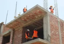 Escasez de diésel paraliza hasta el 90% de las obras en construcción