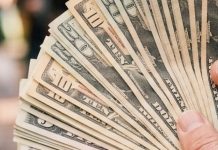 El dólar sube a Bs 12,26, el valor más alto desde el inicio del régimen cambiario flexible