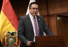 Ministro de Economía no da plazos para estabilizar el dólar y relaciona la subida con el ajuste