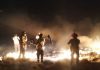 Persiste el incendio en Sama, la zona es inaccesible y hay fuertes vientos