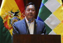 Arce sugiere declarar la migración como derecho humano y ve con indignación las deportaciones de EEUU