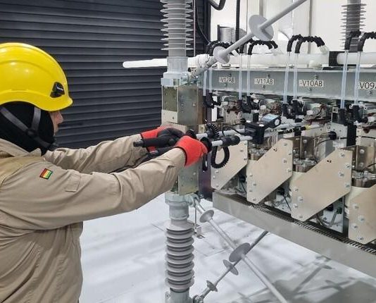ENDE realizó mantenimiento preventivo en la Subestación Paraíso para asegurar la estabilidad eléctrica en Beni