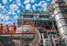 El valor de los contratos mundiales de petróleo y gas se mantiene estable a pesar del descenso del último trimestre