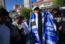 ‘Evistas’ dejan el MAS, pero sus legisladores no