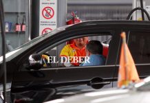 YPFB destaca que Bolivia tiene las gasolinas más económicas de Sudamérica y no se pronuncia sobre escasez