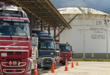 Arce dice que se trabaja sin tregua para restablecer el abastecimiento de combustible