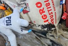 Cisterna boliviana vuelca en Chile y derrama 10 mil litros de diésel