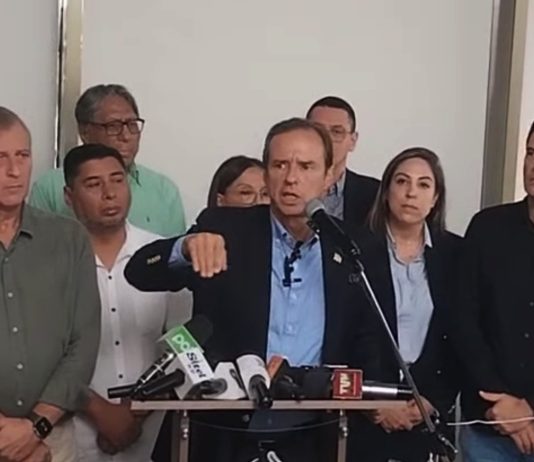 Sin acercamiento posible, el Bloque de Unidad agoniza